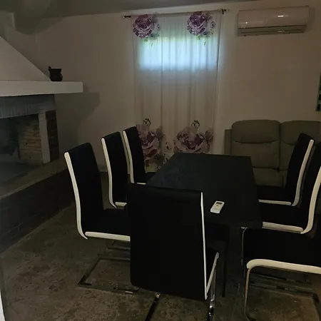 Apartment Marko 3 Bedrooms Pula