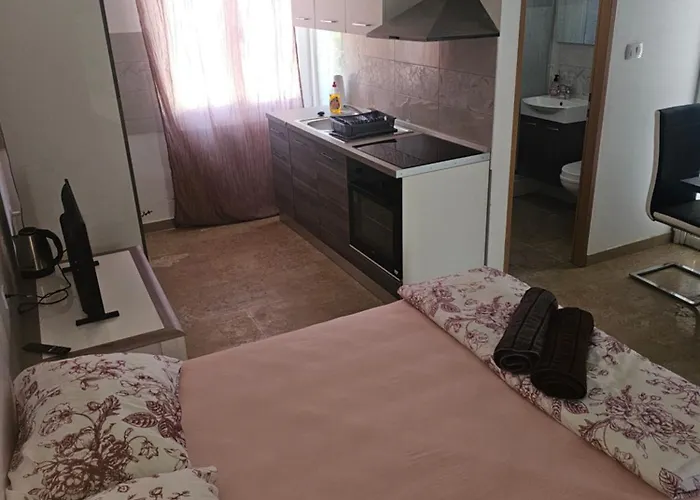 Daire Marko 3 Bedrooms Pula